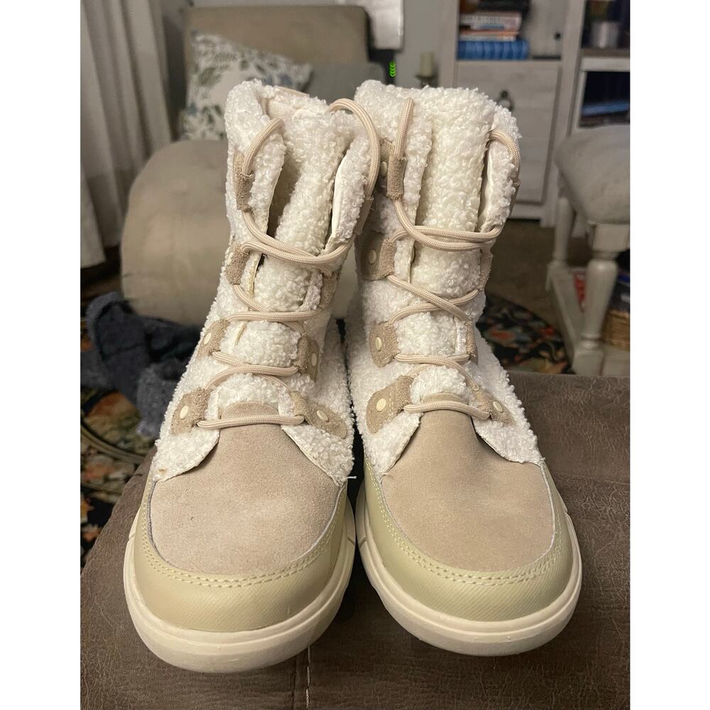 Sorel Women’s Cream Gray Explorer II Joan Cozy Faux Fur Boots 9.5 Winter
